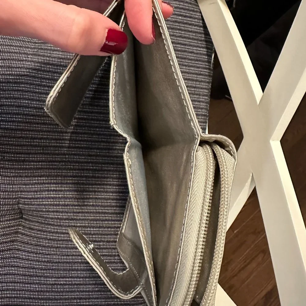 Kipling small wallet in gold - Picture 6 of 6